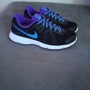 Nike Revolution2 women's sz 10